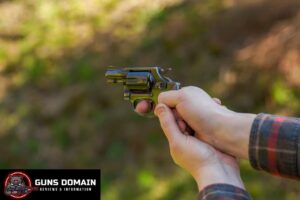 How To Properly Shoot And Aim A Pistol